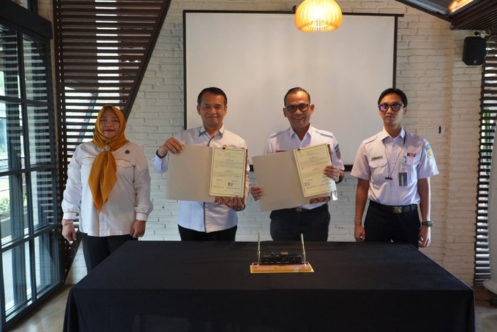 KAI – Kejari Purwokerto Teken Kerja Sama Penanganan Masalah Hukum Perdata dan Tata Usaha Negara