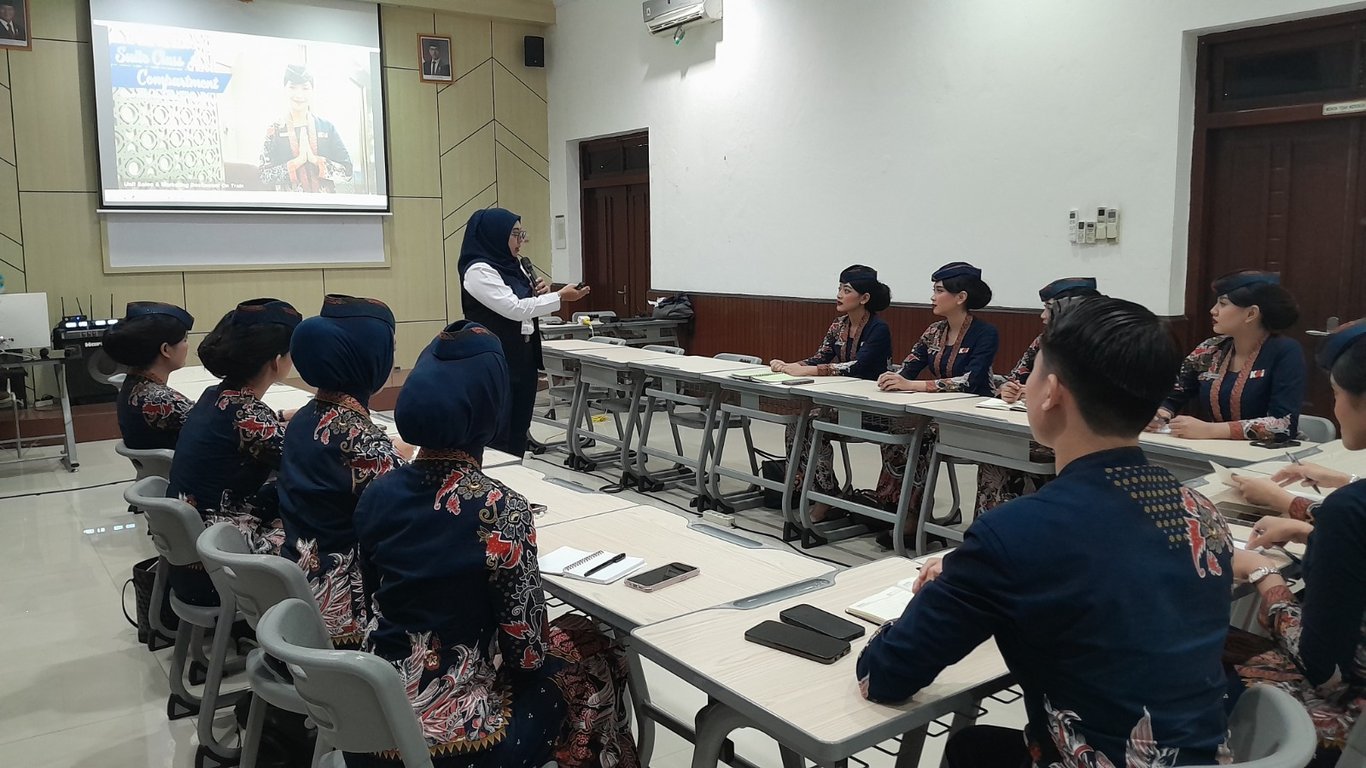 Tingkatkan Kapasitas Pelayanan, KAI Services Gelar Training Untuk Prama Prami di Rangkaian Compartment