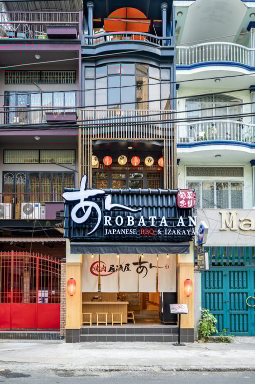 Thương hiệu dịch vụ ăn uống mang phong cách Nhật nay đã được khai trương mô hình mới mang tên YAKINIKU IZAKAYA tại thành phố Hồ Chí Minh Việt Nam