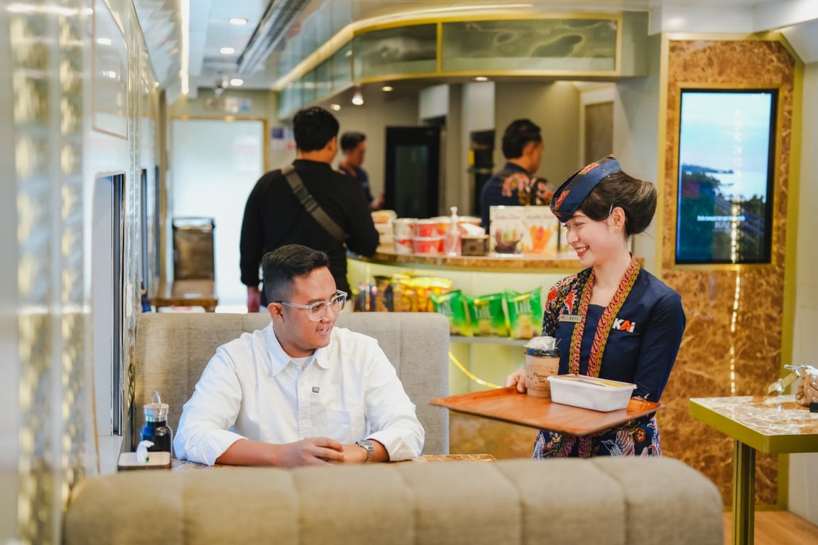 KAI Services Hadirkan Menu Spesial Loko Café di Kuliner Kereta Saat Angleb 2026