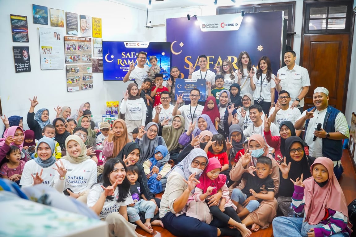 Bantuan Bagi Anak Penyandang Kanker dalam Rangkaian Safari Ramadan MIND ID