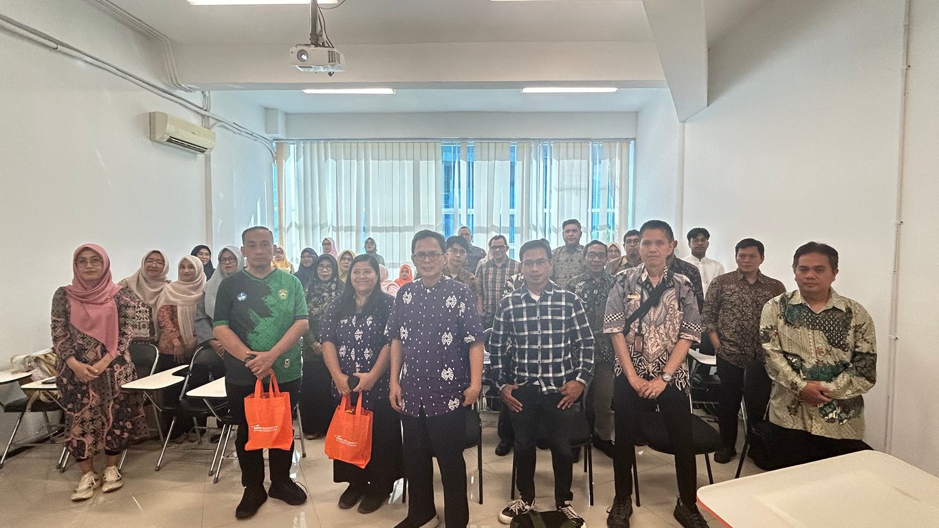 SATU University Kukuhkan Diri sebagai PTS Terdepan Bersama Disdik dalam Penguatan Kompetensi AI Guru se-Sumsel