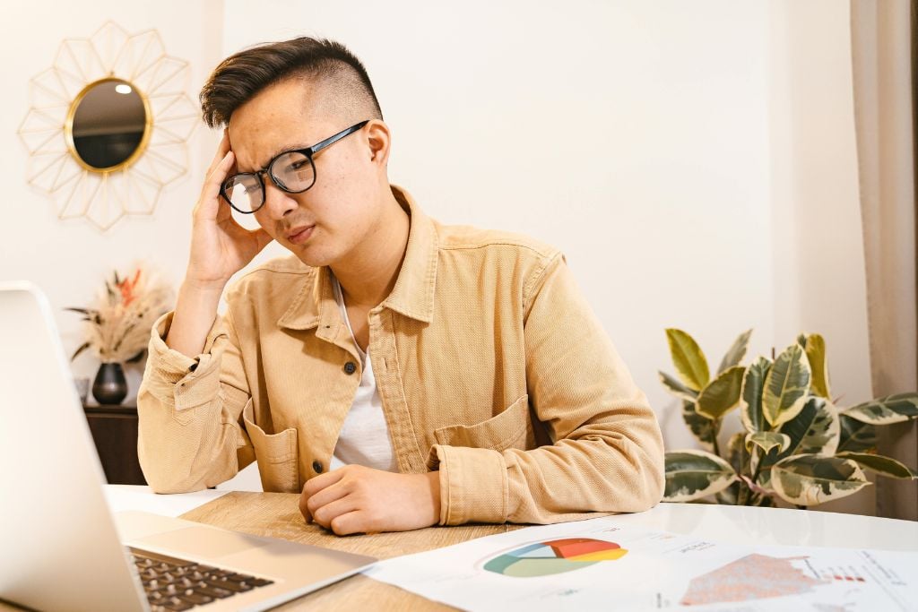 Dolar Menguat, Perlukah Memikirkan Ulang Rencana Traveling ke Luar Negeri?