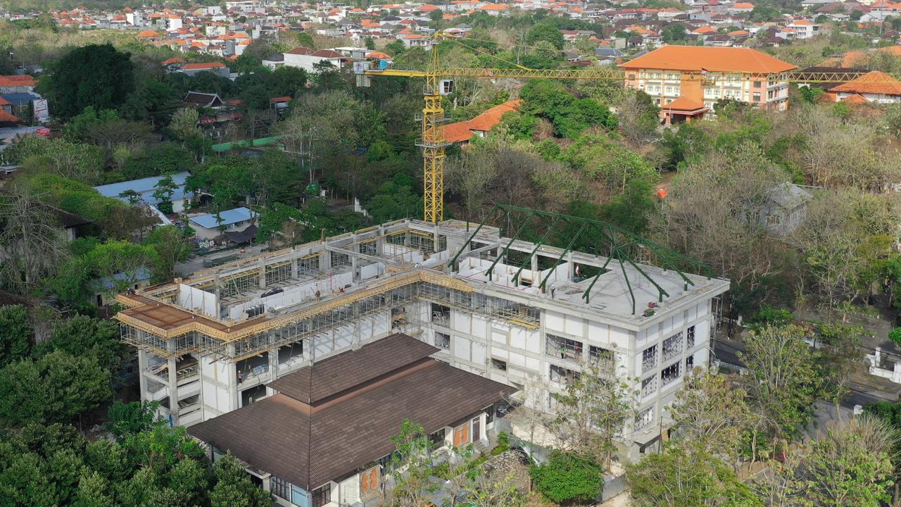 Membangun Masa Depan Riset dan Teknologi, Pembangunan Gedung L-SSIT Universitas Udayana Capai Progres 47,11%
