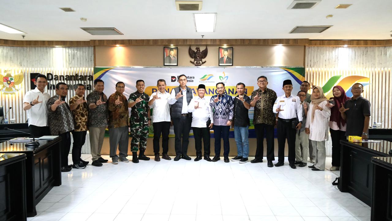 PTPN Group Bangun Ekosistem Hilirisasi Ubi Kayu Terintegrasi, Tandatangani MoU dengan 11 Mitra Strategis di Lampung PTPN Group Bangun Ekosistem Hilirisasi Ubi Kayu Terintegrasi, Tandatangani MoU dengan 11 Mitra Strategis di Lampung