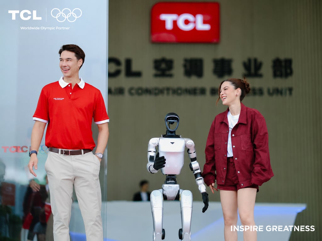 สวีตไกลถึงเมืองแห่งเทคโนโลยี! “ลิเดีย–แมทธิว”  ควงคู่บุกจีน เปิดประสบการณ์ TCL Smart Factory ใช้ AI ผลิตแอร์ 100% ตอกย้ำความพรีเมียมเต็มร้อย