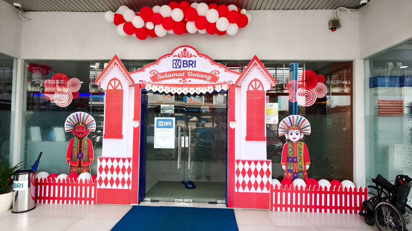 Sambut HUT ke-81 RI, BRI BO Rawamangun Semarakkan Kantor dengan Dekorasi Nuansa Merah Putih