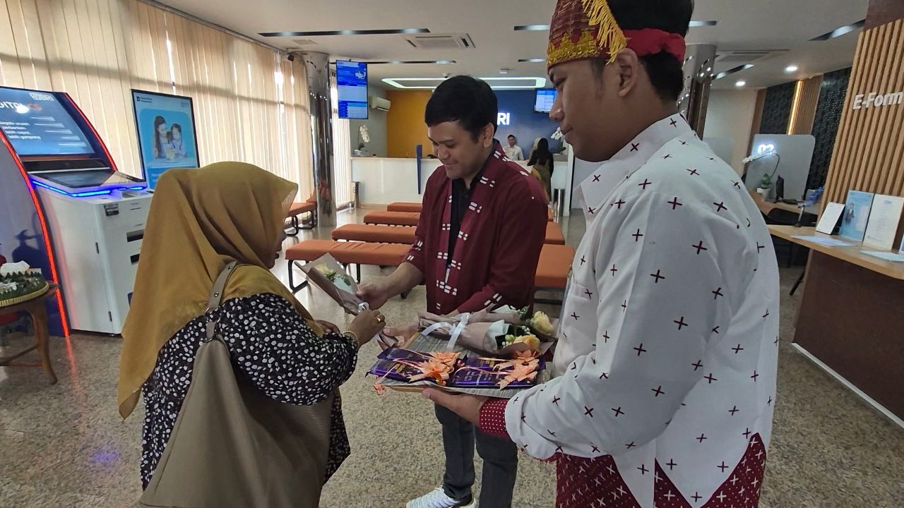 RI BO Kramat Jati Hadirkan Pengalaman Berkesan di Hari Pelanggan Nasional RI BO Kramat Jati Hadirkan Pengalaman Berkesan di Hari Pelanggan Nasional