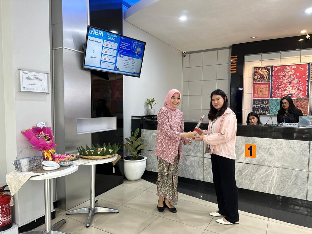 Hangat dan Berbudaya, BRI BO Sunter Sambut Nasabah di Hari Pelanggan Nasional