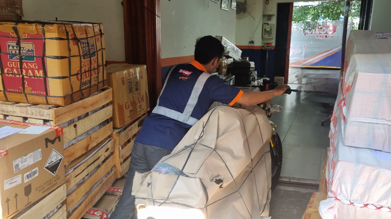 KALOG Express Layani Lebih dari 8.000 Ton Barang, Tertinggi Sepanjang 2026 KALOG Express Layani Lebih dari 8.000 Ton Barang, Tertinggi Sepanjang 2026
