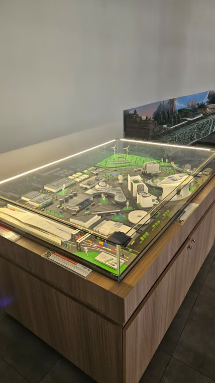 Smart Futuristic City Diorama Karya BINUS @Semarang Tampil di Sewunara 2026