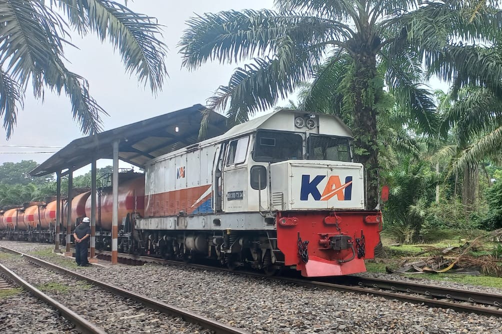 KAI Logistik Catat Volume Pra-Purna Angkutan CPO Sekitar 62 Ribu Ton, Perkuat Integrasi Rantai Pasok Komoditas Strategis KAI Logistik Catat Volume Pra-Purna Angkutan CPO Sekitar 62 Ribu Ton, Perkuat Integrasi Rantai Pasok Komoditas Strategis