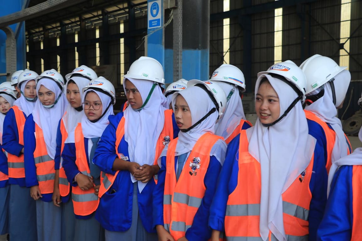 Peringati Hari Anak Perempuan Internasional, Waskita Beton Precast Dorong Generasi Perempuan Berkarya di Industri Konstruksi melalui Girls on Site Vol. 4. Peringati Hari Anak Perempuan Internasional, Waskita Beton Precast Dorong Generasi Perempuan Berkarya di Industri Konstruksi melalui Girls on Site Vol. 4.