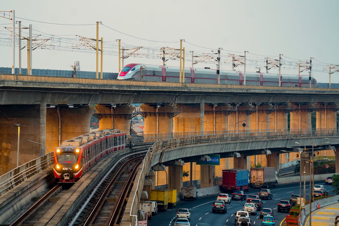 Mau ke Bandung Naik Whoosh Pagi? Bisa Naik LRT Jabodebek yang Uji Coba Berangkat dari Dukuh Atas Pukul 05.30 WIB