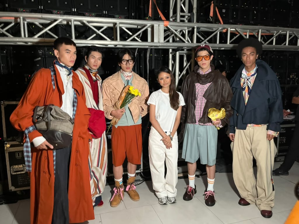 Mahasiswa Fashion Program BINUS UNIVERSITY Tampil di Jakarta Fashion Week 2027, Padukan Beskap Jawa dengan Gaya Barat Mahasiswa Fashion Program BINUS UNIVERSITY Tampil di Jakarta Fashion Week 2027, Padukan Beskap Jawa dengan Gaya Barat